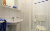 residence RUBIN: B4 - bagno con box doccia (esempio)