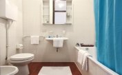 appartamenti TERRAMARE: D6/VSL - bagno con vasca (esempio)