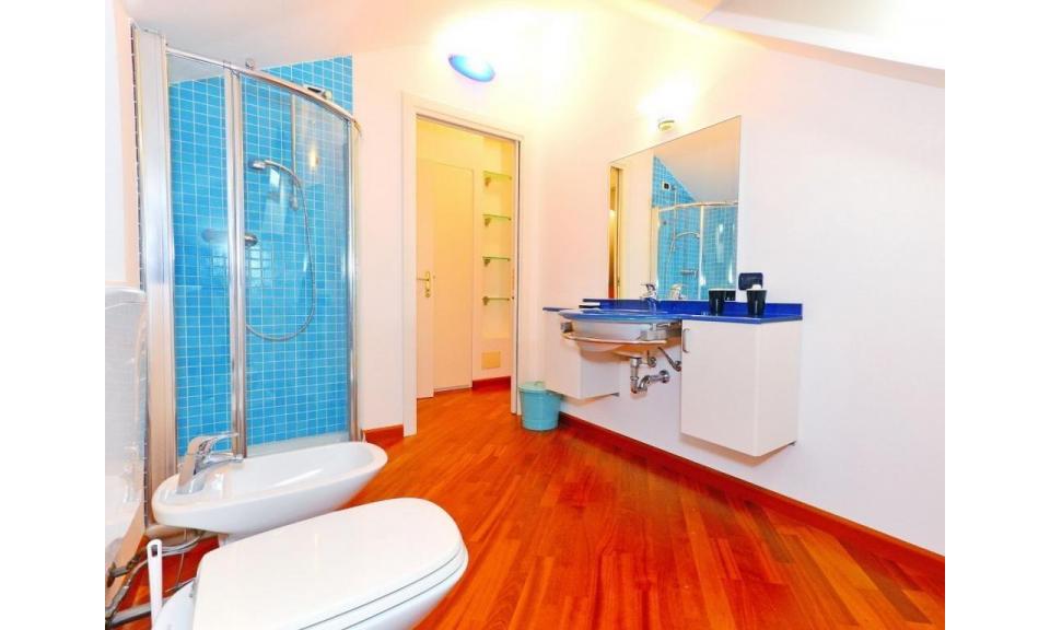 appartamenti BLU RESIDENCE: D6X - bagno (esempio) 42